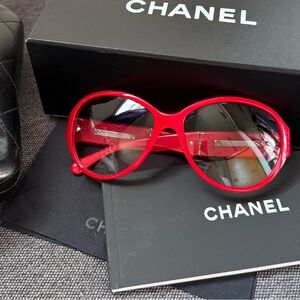 CHANEL Red Round Oversized Sunglasses